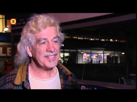 Harrie Bergmans uit Gilze incasseert cheque van 1000 euro van Marko