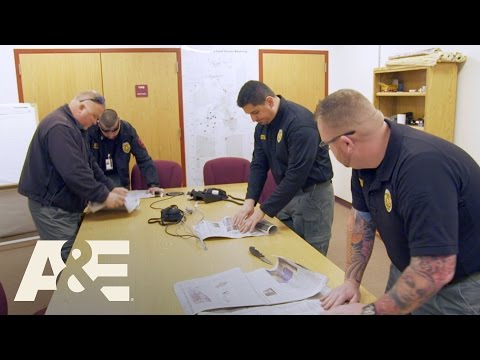Behind Bars: Rookie Year: Bonus - A K-9 Finds Contraband (Season 2, Episode 8) | A&E