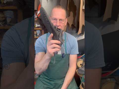 Barfußschuhe besohlen? #schuhmacher #schuster #nachhaltigkeit #cobbler #schuhe #shoes