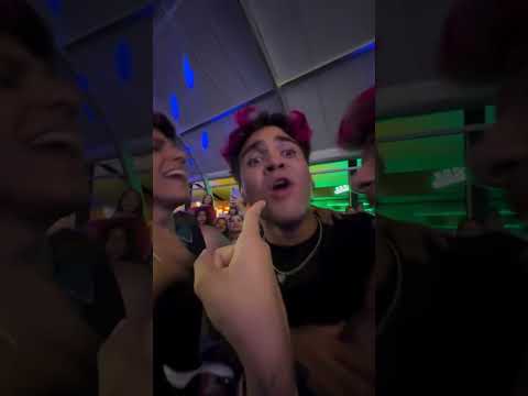 os rosas no show da Ana Castela #vaiprofycaramba #foryou #viralvideo #dosrosas