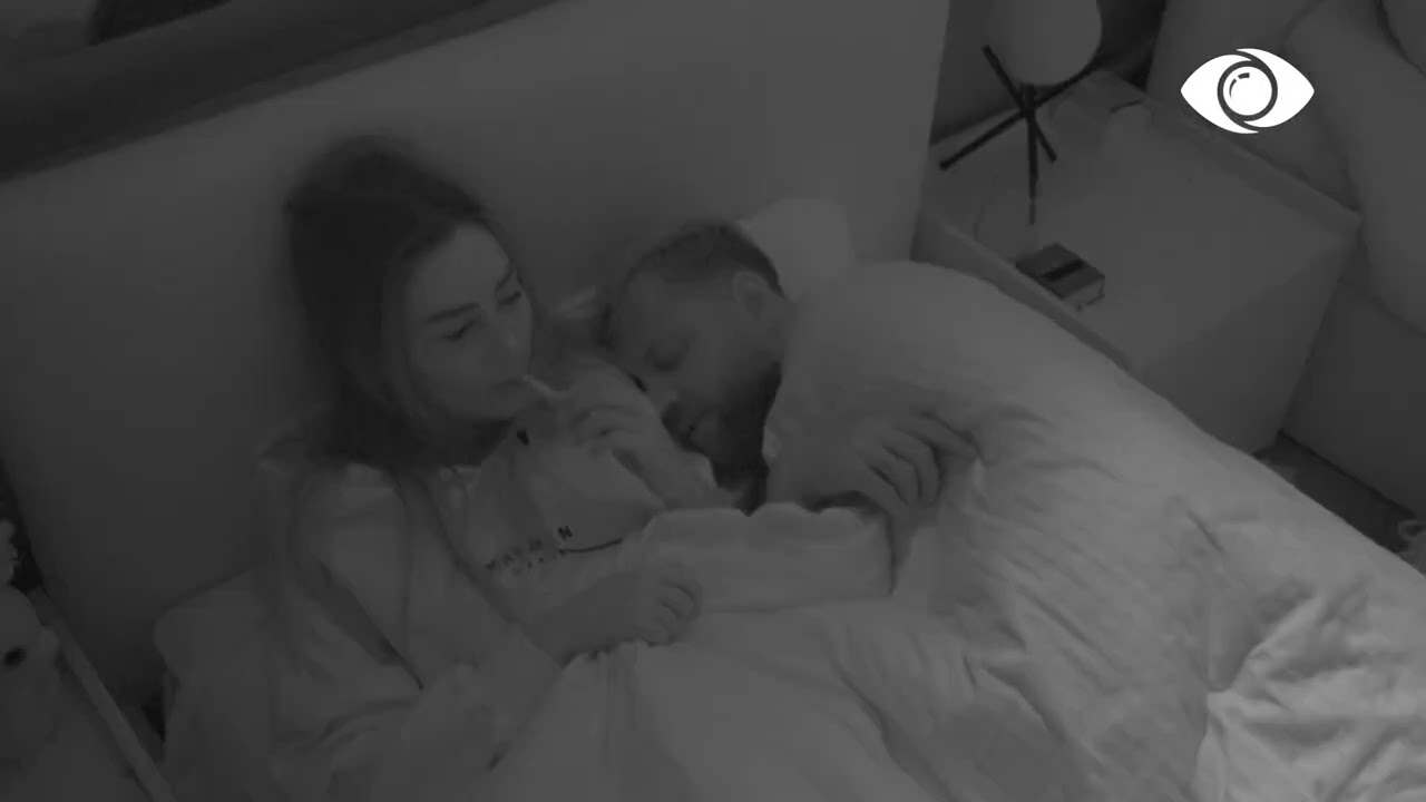 Banorët këndojnë Hajredin Pashën