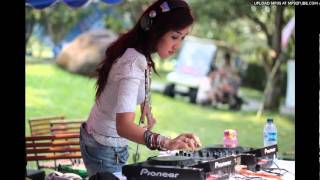 Download lagu 2NE1 vs DJ Dago - I'm The Best/We Get Crunked (DJ Monica WB Du mp3