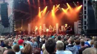 Magnus Uggla - &quot;Dansar aldrig nykter&quot; (Live Törebodafestivalen 2012)