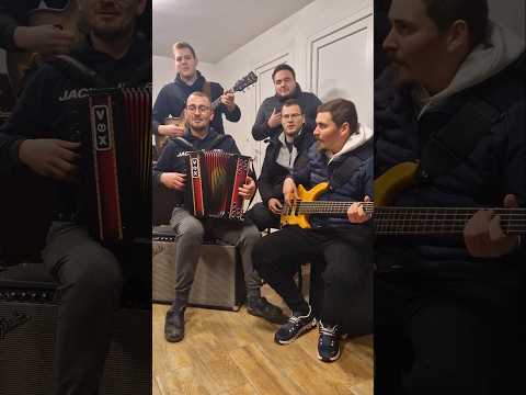 #ansambel #utrip #lojzeslak #padalec #domacaglasba #slovenija #harmonika