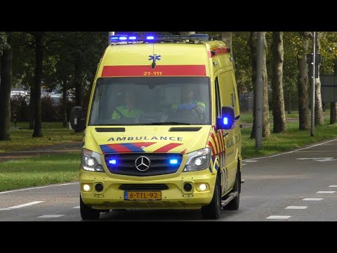 A1 Ambulance 21-111 met spoed in Oss