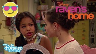 Raven&#39;s Home | SNEAK PEEK: Nia&#39;s Makeup Routine 💄 | Official Disney Channel UK