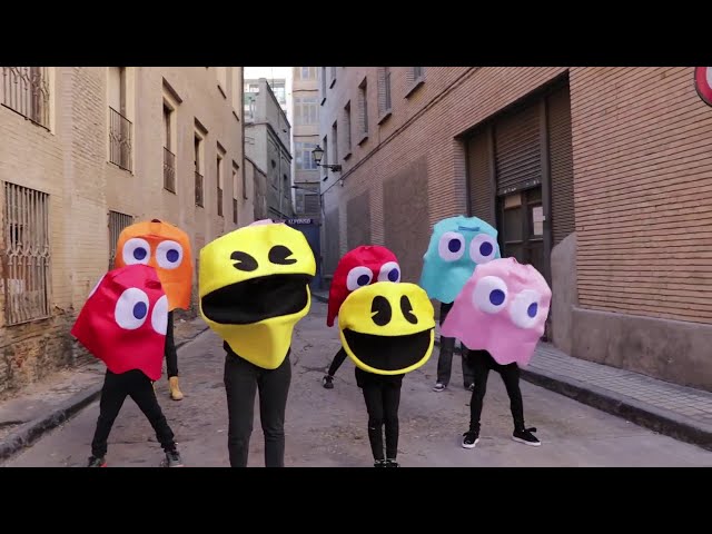 Vídeo relacionado con Funidelia Disfraz Oficial de Pac-Man hinchable para adultos, Comecocos, Videojuegos - Traje para adultos para fiestas, Carnaval y Halloween - Talla única