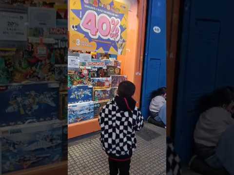Gino por Carlos Pellegrini al 400 Obelisco jugueteria Buenos Aires 8/8/26