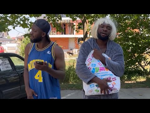 Vasile va face orice pt bani😂