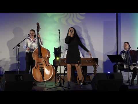 Slančíkovci - A ja taká čárna . . ., Tři oříšky pro popelku . . .