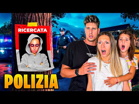 AURORA CHIAMA LA POLIZIA CON PAPÀ MIKE PER ARRESTARE LA SORELLA GEMELLA CATTIVA DELLA LAURA!