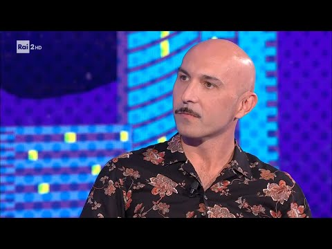 Alessandro Cattelan intervista Maccio Capatonda - Stasera c'è Cattelan su Rai2 12/10/2022