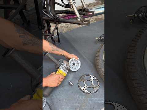 Cómo hacer para que el porta sprocket de una moto quede mas liviana #motos
