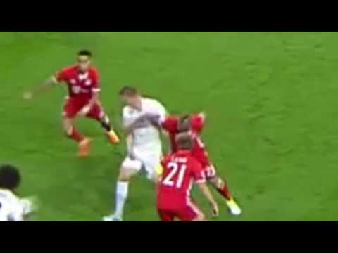Vidal slaps Kroos