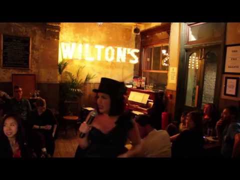 I am a Vamp (by Robert Klein, Mischa Spoliansky, Marcellus Schiffer) - Aletia Upstairs & Ada Kan