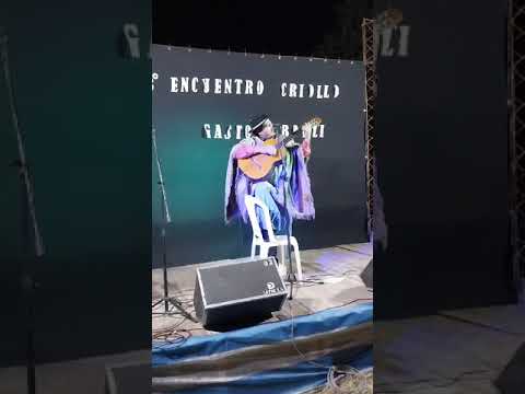 cantando En el 3° Encuentro Criollo Gaston Bonzi el Ombú (Entre Rios)