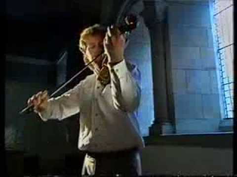 Scottish fiddle : Alasdair Fraser plays "Return To Kintail"