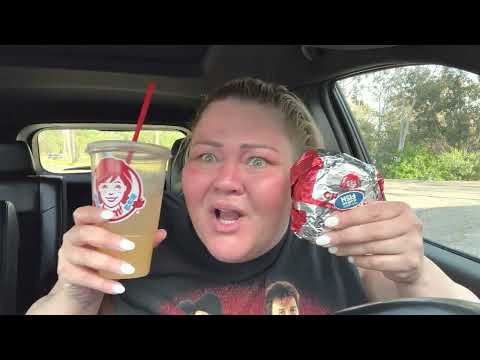 Trying Wendy's new HOT HONEY CHICKEN SANDWICH