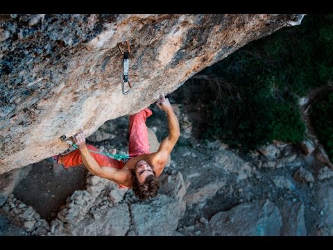Chris Sharma in "Perfecto Mundo" Project 9b+?