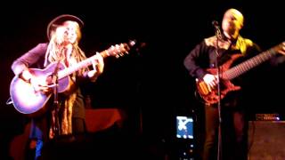 Crystal Bowersox - Kiss Ya
