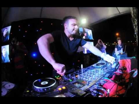 TV SePluga - Christian Luke na Queens Pub