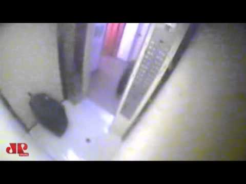 Veja imagens da mulher do executivo da Yoki levando as malas após assassinato