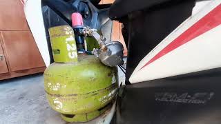Download lagu Motor matic super irit berbahan bakar gas elpigi 3kg serta cara instalasinya mp3