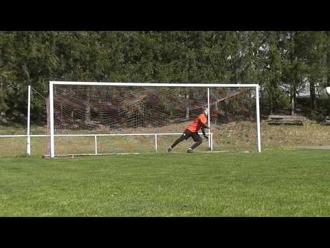 goalkeeper saves in training / Adam Rezek - SK Slavia Praha u15