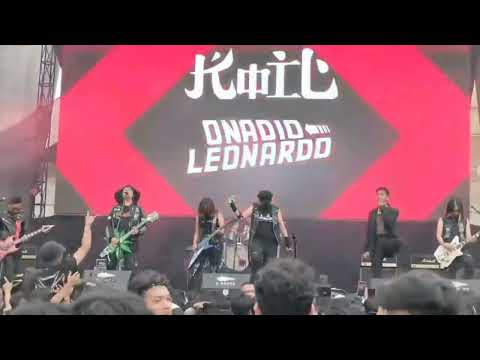 KOIL feat ONADIO LEONARDO - AKU LUPA AKU LUKA (Live in Doomsday)
