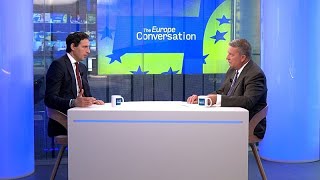 El comisario climático de la UE explica que Europa debe ser "más radical" con la crisis energética
