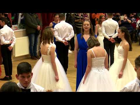 A központi iskola végzőseinek keringője – 2022.02.11.