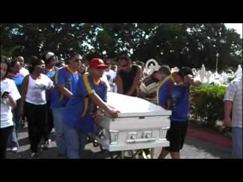 Dan último adiós a mujer asesinada   Primerahora com