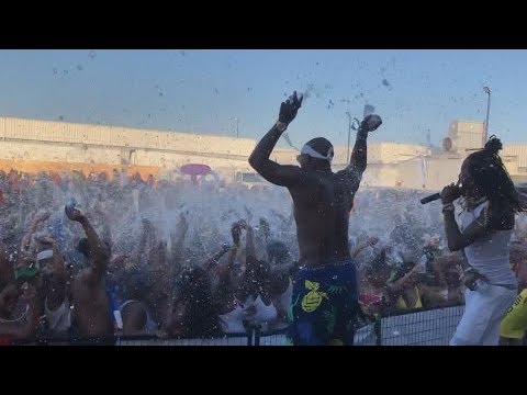VLOG #30: Motto, Lyrikal destroys Caribana 2019 ( What A Mess, Jab Jouvert , Sunshower Performance )