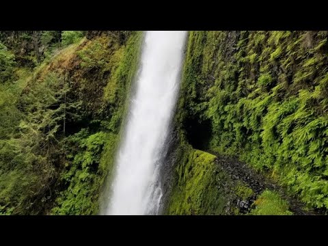 Eagle Creek Trail to Tunnel Falls - Columbia River Gorge, Oregon