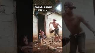 Download lagu salfok sama yg duduk 🤣#viral #tukang kecrek viral #lucu #joget #jogetviral #ngakak #kocak mp3