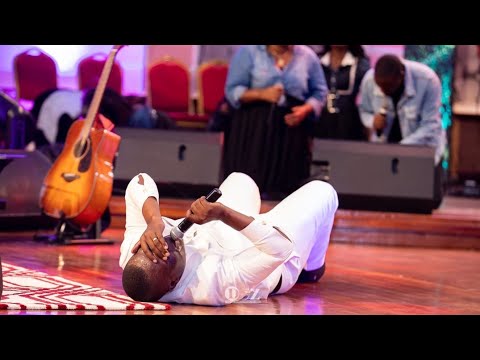 MUNGU KAMA WEWE HAYUPO- Worship with Prayers humbling to King JESUS