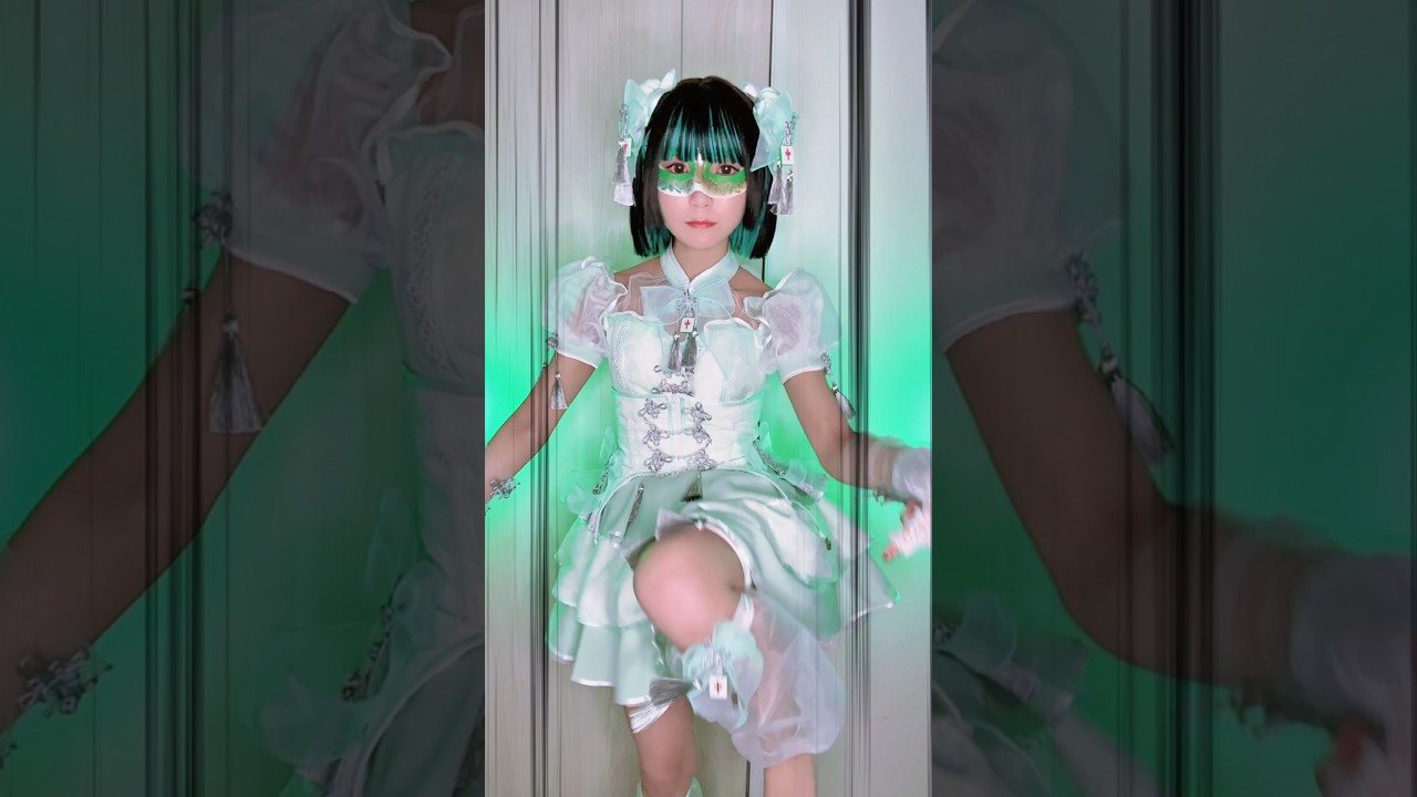 この衣装に"中"は何個あるでしょう？