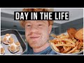 Day In The Life Of A Bodybuilder (off season food choices)