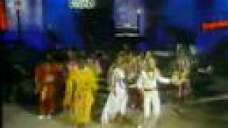 Earth Wind &amp; Fire with Natalie Cole - Medley