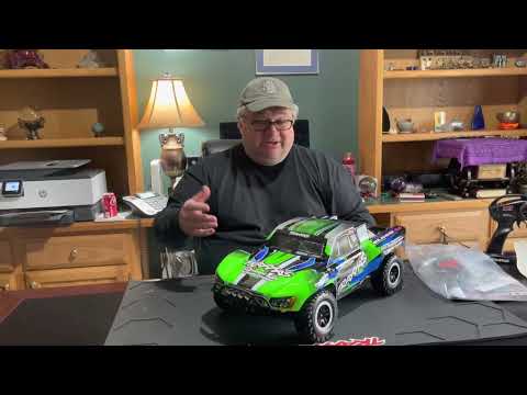 Traxxas Slash 4x4 Short Course Truck with LED Lights - Unboxing