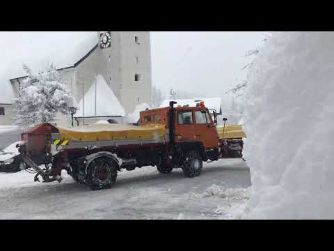 St  Koloman versinkt im Schnee
