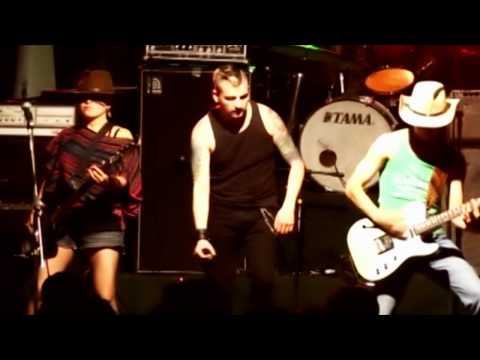 TIOS BIZARROS - Sexy Puta (en vivo Pantano Rockabilly 2010)