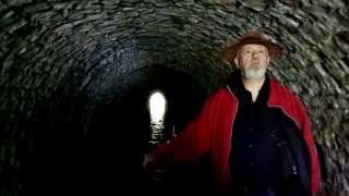 preview picture of video 'Emerging from Cwmbran Tunnel on a narrowboat 2014-05-04.mp4'