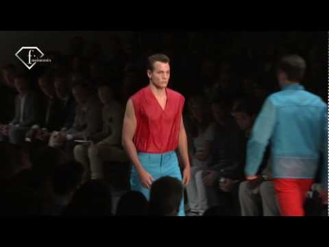 fashiontv | FTV.com - CALVIN KLEIN MAN S/S 2010 MILAN
