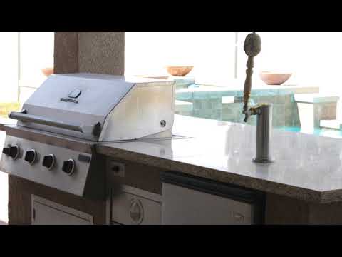 TUSCAN WINE COUNTRY HOME WITH VINEYARD VIEW