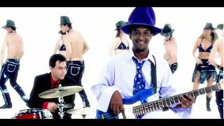 CULTURE CLUB   Your kisses are charity