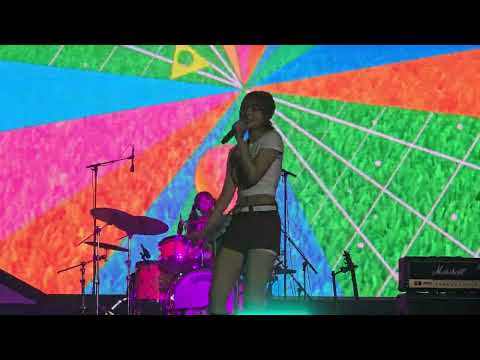 [4K] 260814 QWER - 고민중독 직캠 (FANCAM) | 2026 전주 얼티밋 뮤직 페스티벌 JUMF