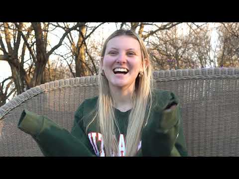 Texas Chainsaw Mascara - actress slaps everyone