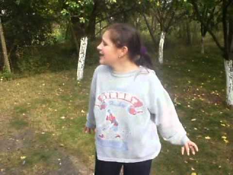 Si sa mai zici ca asta mică a lu` Bunea n-are talent ;)) !!! :x