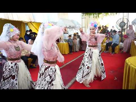 Tari Taramurag (Penari UKM PANDAWA UNTIRTA)